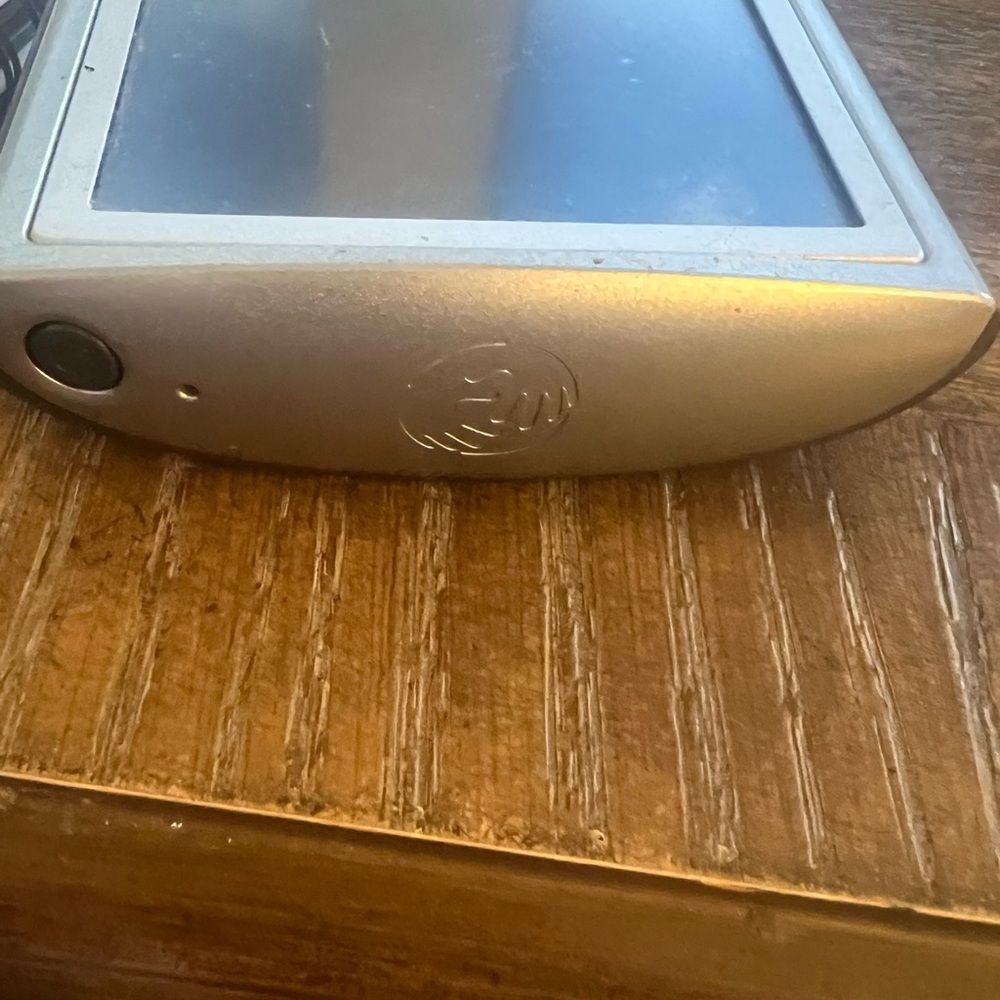 Silver GPS Navigation Device - Picture 4 of 4